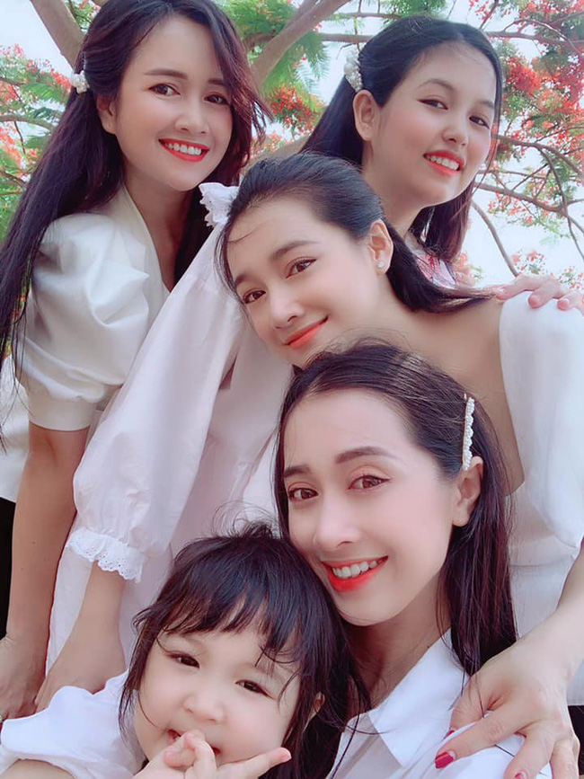 Nhìn những hình ảnh này, cư dân mạng đồn đoán Nhã Phương soán ngôi thần tiên tỉ tỉ của HH Đặng Thu Thảo