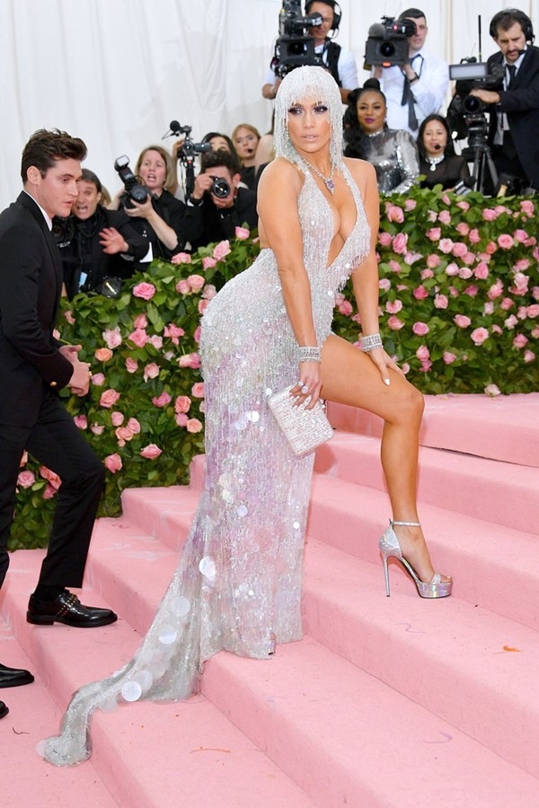 Dàn mỹ nhân diện trang phục hở ngực ở Met Gala 2019