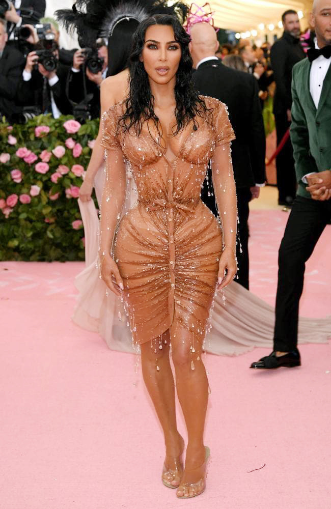 Dàn mỹ nhân diện trang phục hở ngực ở Met Gala 2019