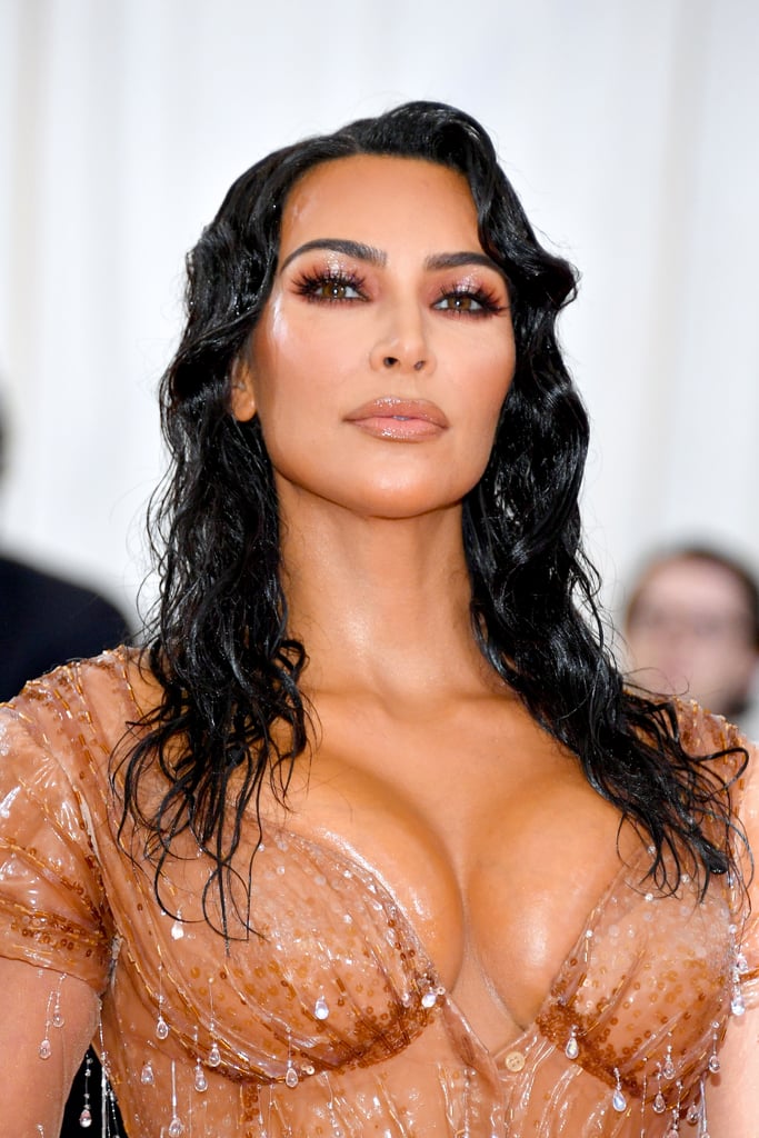Met Gala: Khoe ngực ngồn ngộn, 3 chị em Kim Kardashian vẫn chịu thua Lady Gaga và loạt thánh làm lố đỉnh cao này