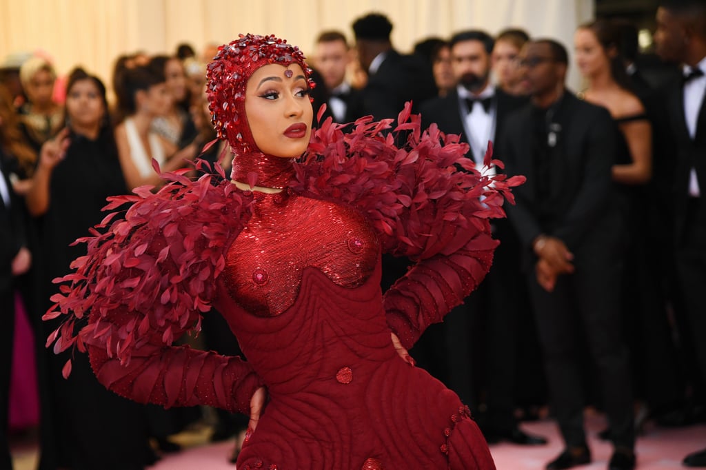 Váy trứng rán của Rihana năm nào bất ngờ tìm thấy người anh em tại Met Gala 2019