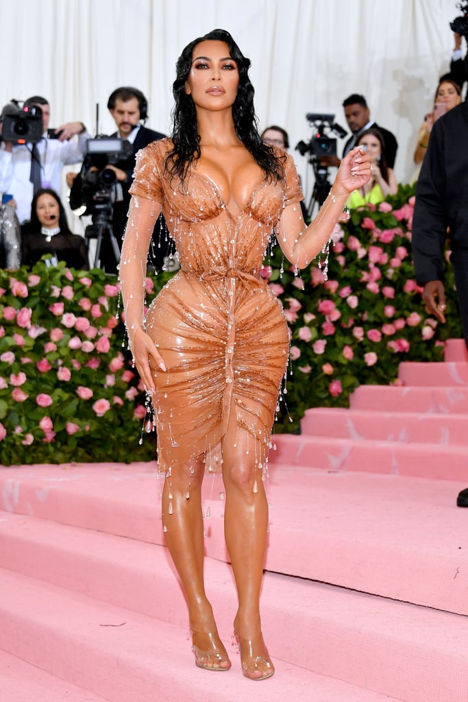 Met Gala: Khoe ngực ngồn ngộn, 3 chị em Kim Kardashian vẫn chịu thua Lady Gaga và loạt thánh làm lố đỉnh cao này