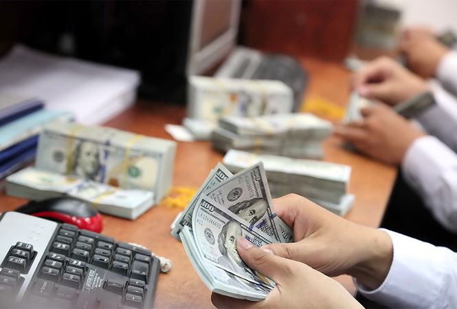 Giá USD bất ngờ tăng vọt