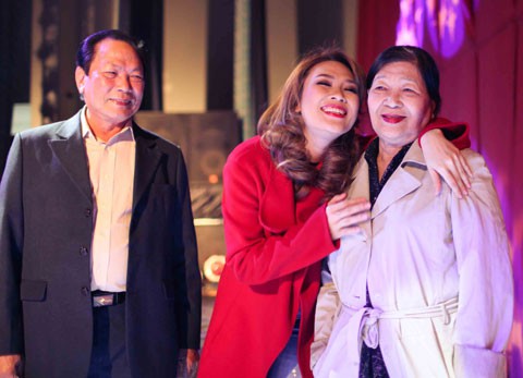 Bất ngờ về mẹ ruột Mỹ Tâm: Được coi là hoa khôi 1 huyện, dạy con thành đạt phải khiêm nhường