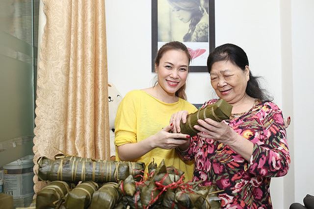 Bất ngờ về mẹ ruột Mỹ Tâm: Được coi là hoa khôi 1 huyện, dạy con thành đạt phải khiêm nhường