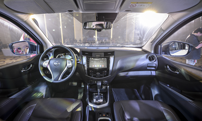 Nissan Terra - SUV cho khách Việt thực dụng