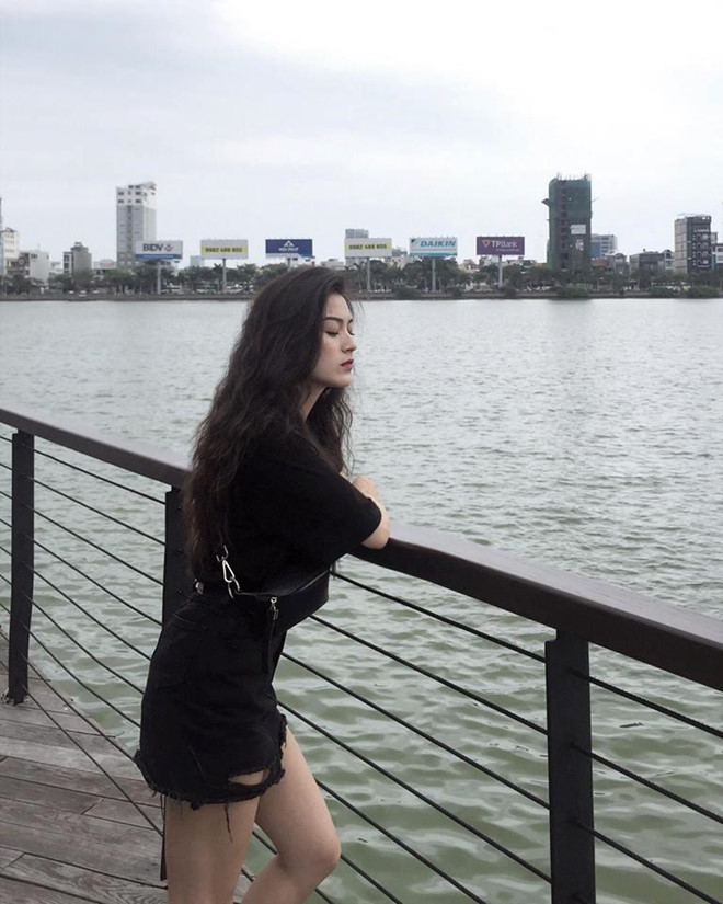 Hot girl Đà Nẵng có góc nghiêng và thần thái như mẫu chuyên nghiệp