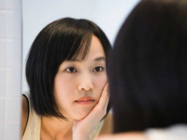 Ngay lần đầu ra mắt, tôi đã bị cả nhà người yêu mời xuống bếp ăn cơm một mình