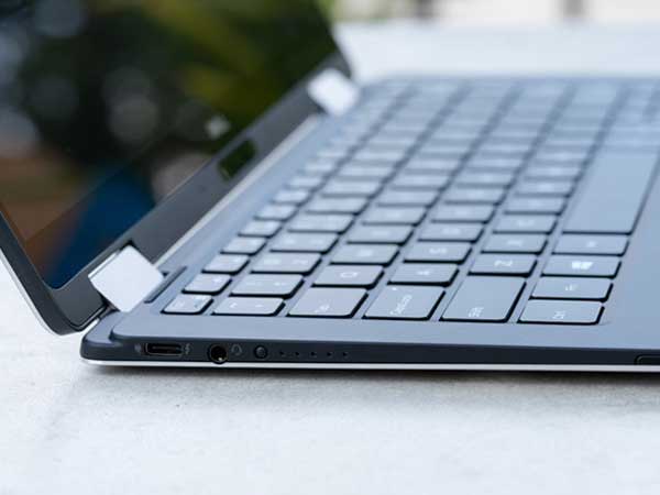 Thư ký tòa trộm laptop của nữ thẩm phán ở miền Tây