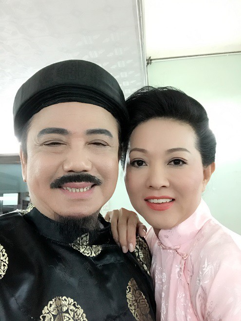 Nghệ sĩ Hồng Tơ vừa bị bắt để điều tra hành vi đánh bạc: Bố mẹ từ mặt, vợ bỏ, giang hồ thóa mạ chỉ vì… kiếp đỏ đen