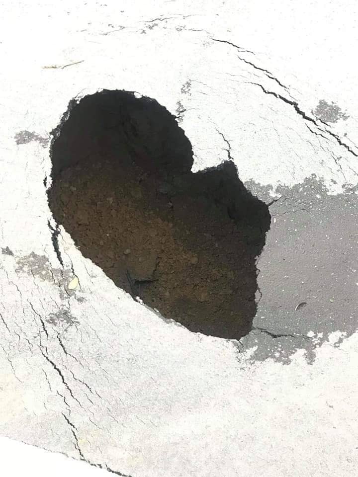 Hà Nội: Bất ngờ xuất hiện hố tử thần ngay cạnh hầm Kim Liên