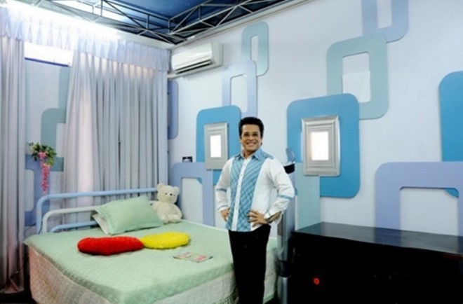 Choáng với nhà vợ chồng trùm Thúy Nga Paris: Hơn 10.000m2, bồn tắm lộ thiên, ảnh treo từ nhà ra vườn