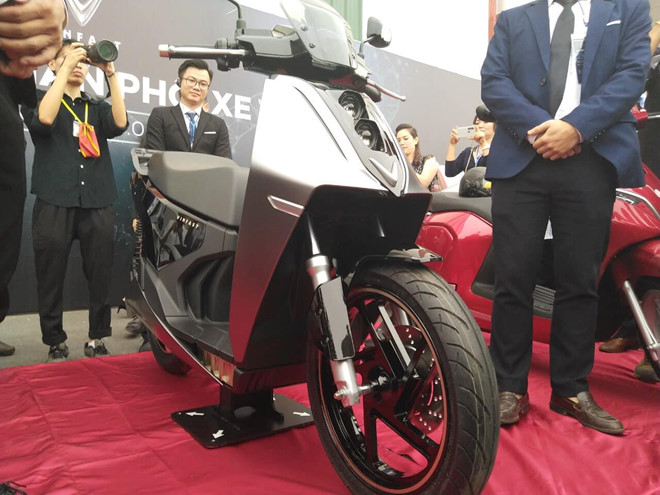 Lộ ảnh xe máy điện mới của VinFast, thiết kế nam tính hơn Klara