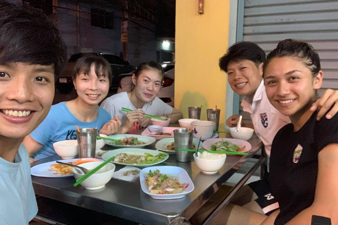 Tuyển thủ nữ Việt Nam bất ngờ về nước, CLB Thái Lan lên tiếng xin lỗi