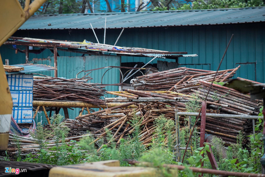 Chung cư bỏ hoang 9 năm ở đất vàng Hà Nội