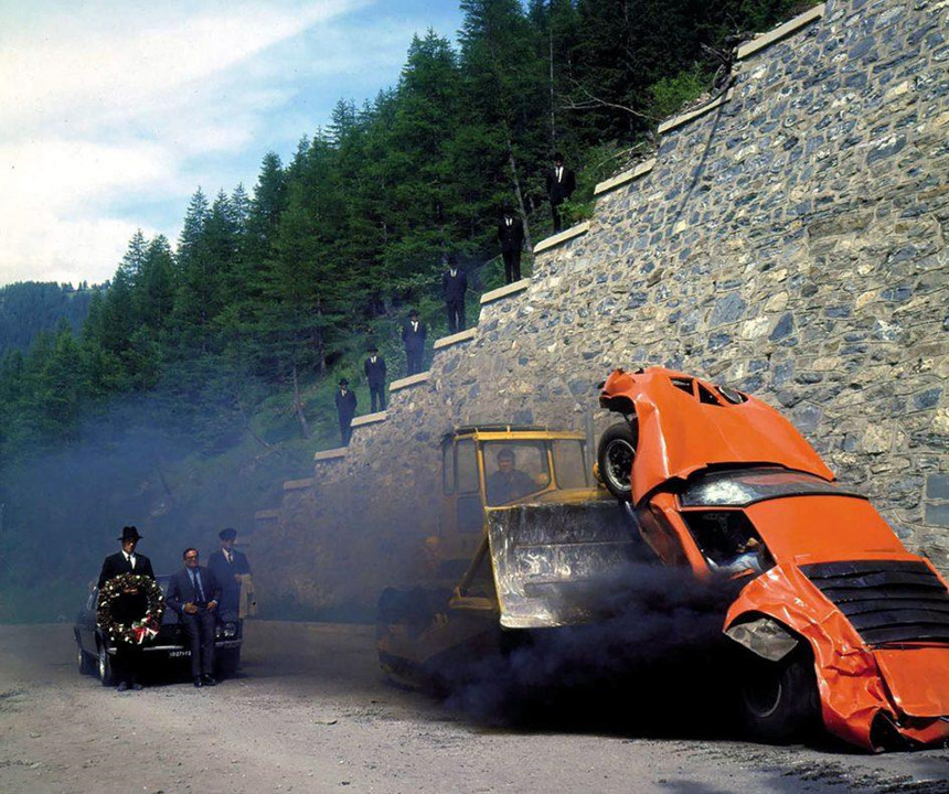 Siêu xe cổ Lamborghini Miura hồi sinh sau 50 năm mất tích