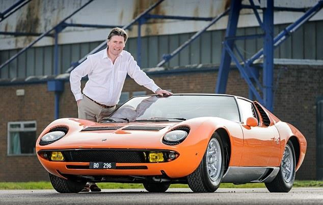 Siêu xe cổ Lamborghini Miura hồi sinh sau 50 năm mất tích