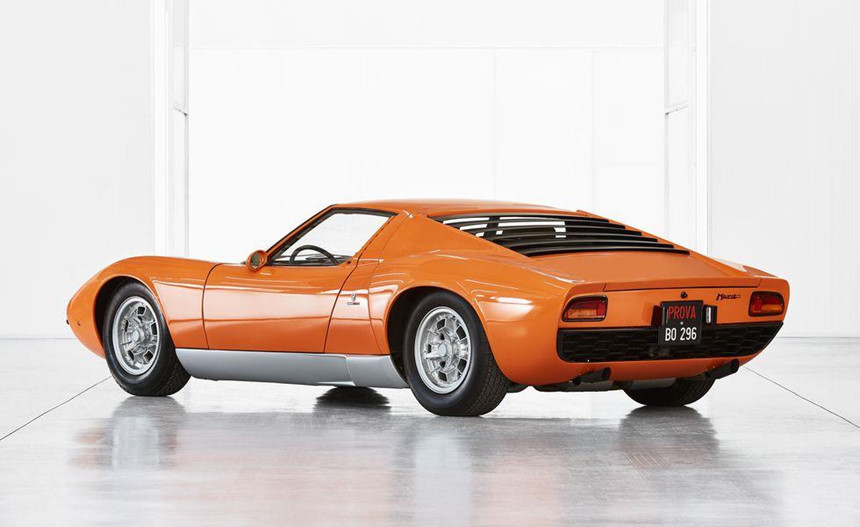 Siêu xe cổ Lamborghini Miura hồi sinh sau 50 năm mất tích
