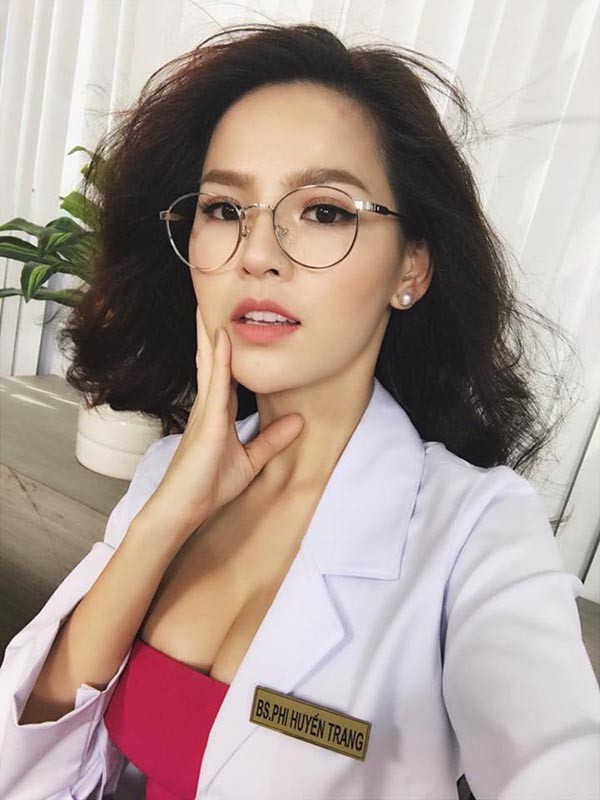 Sự nghiệp điện ảnh tràn ngập cảnh nóng của Phi Huyền Trang