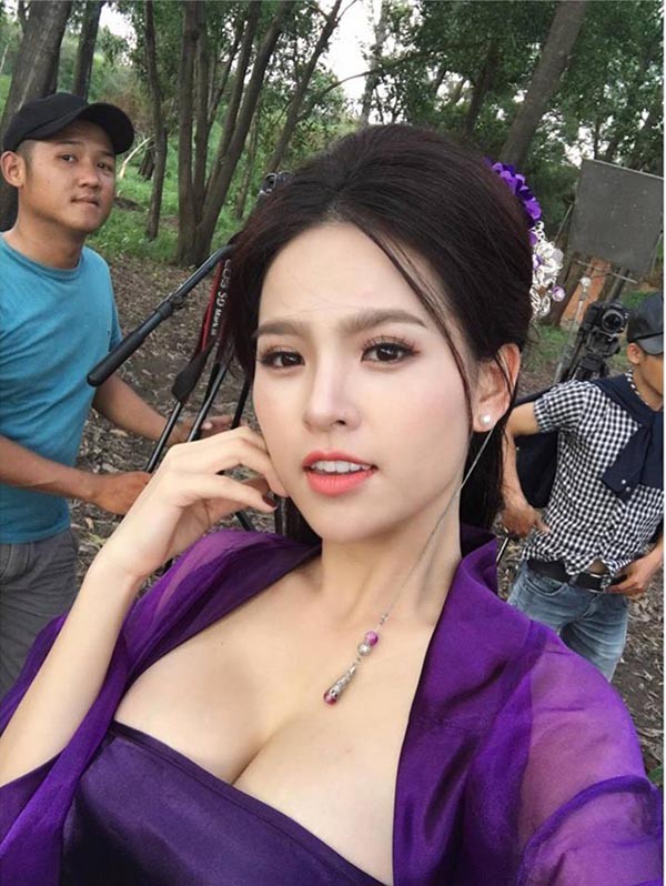 Sự nghiệp điện ảnh tràn ngập cảnh nóng của Phi Huyền Trang