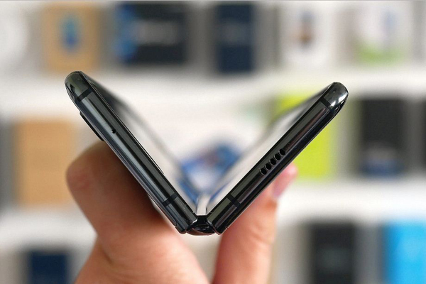 Samsung tiếp tục hoãn ngày bán điện thoại gập Galaxy Fold