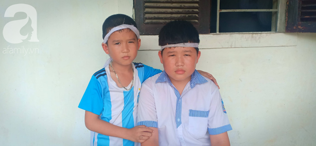 Bố mất chưa giỗ đầu thì mẹ cũng qua đời, hai đứa trẻ 6 và 13 tuổi sống côi cút, đói ăn bên bà ngoại già yếu