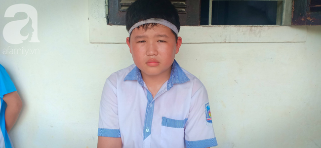 Bố mất chưa giỗ đầu thì mẹ cũng qua đời, hai đứa trẻ 6 và 13 tuổi sống côi cút, đói ăn bên bà ngoại già yếu