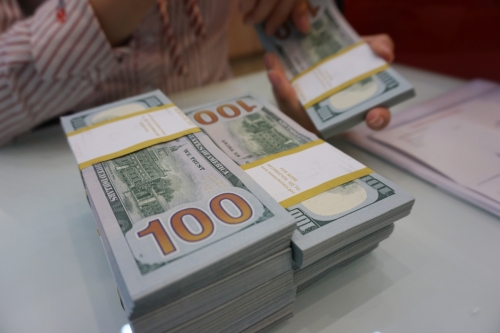 Tỷ giá tiếp tục lập đỉnh