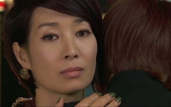 Con gái mãi không chịu lấy chồng, tôi lén đến thăm và chết điếng khi chứng kiến cảnh tượng bên trong căn hộ chung cư con ở