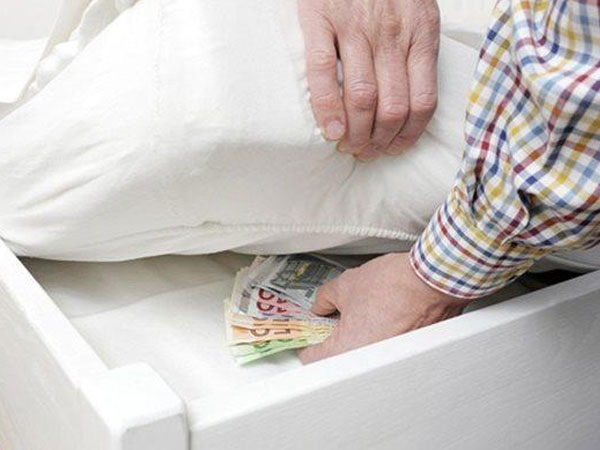 Tiện tay cất tiền kiểu này, nhà nghèo bền vững, của cải đội nón ra đi