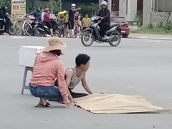 Đi học về, nữ sinh lớp 6 bị xe đầu kéo tông tử vong tại ngã tư tử thần