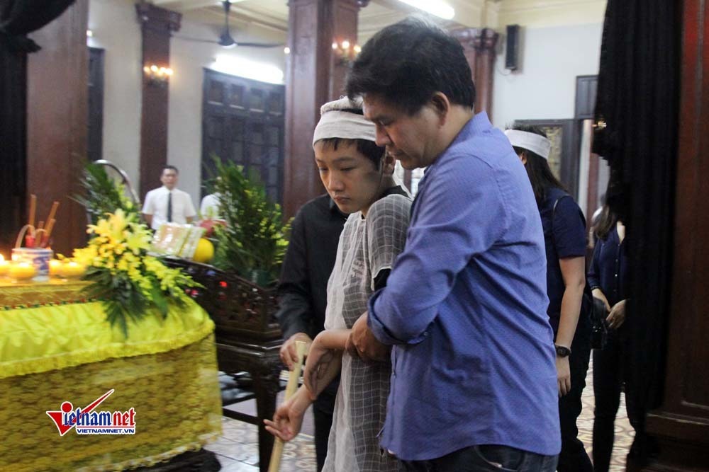 Người chồng vụ tai nạn hầm Kim Liên: Vợ nhận điện thoại giữa đêm và dắt xe đi mãi