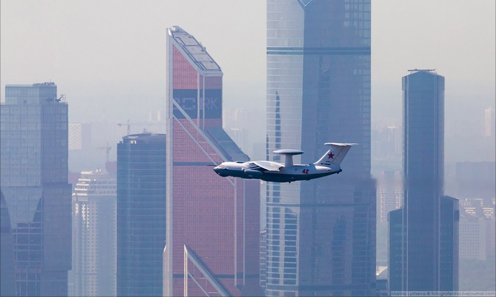 Video ảnh: Xe tăng, tên lửa Nga dàn hàng tập luyện cho Duyệt binh Chiến thắng