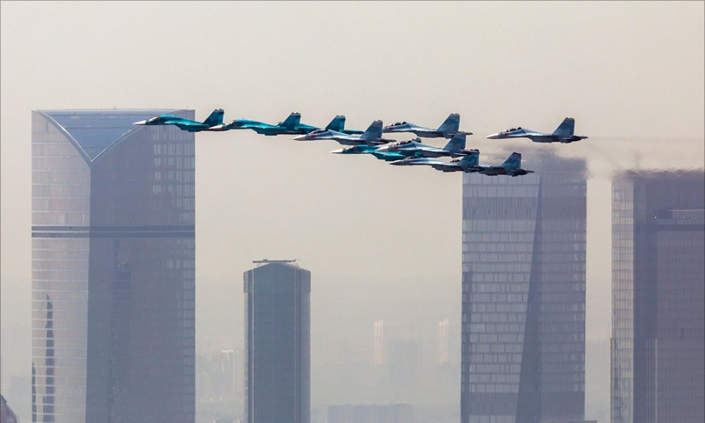Video ảnh: Xe tăng, tên lửa Nga dàn hàng tập luyện cho Duyệt binh Chiến thắng