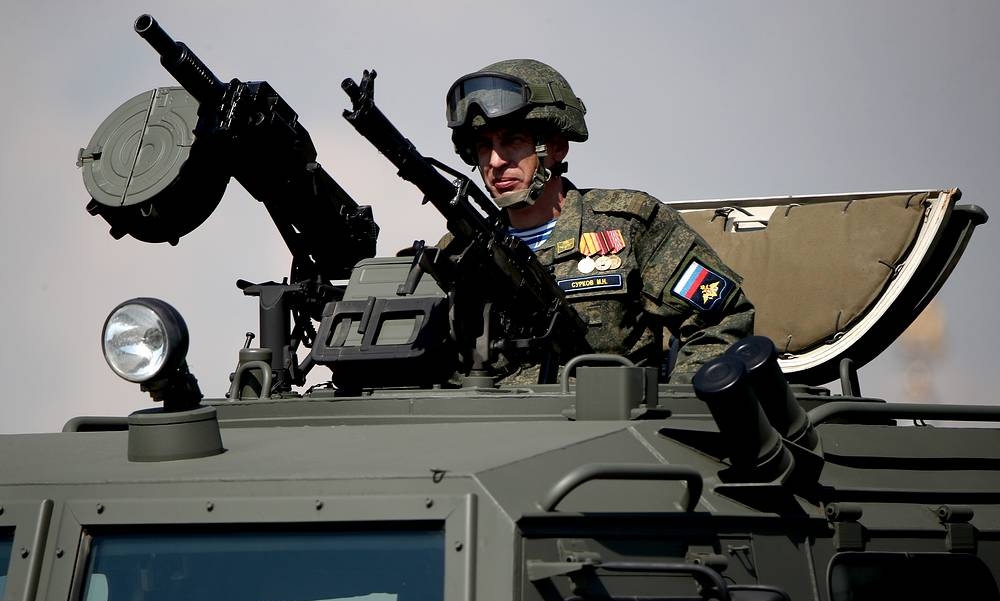 Video ảnh: Xe tăng, tên lửa Nga dàn hàng tập luyện cho Duyệt binh Chiến thắng