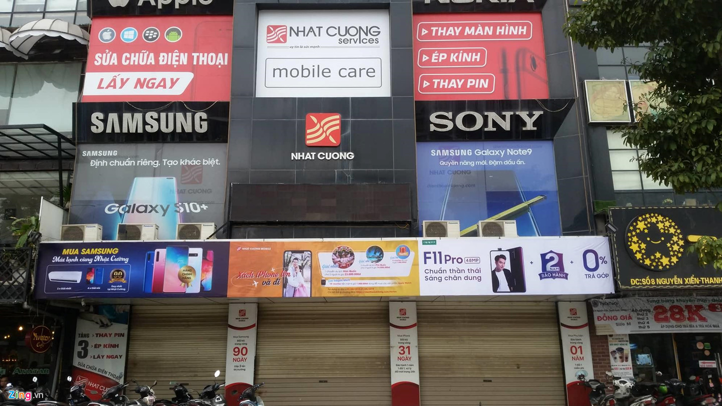 Chuỗi cửa hàng Nhật Cường Mobile đóng cửa khi bị công an khám xét
