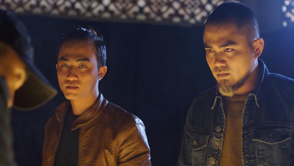 Gia đình hạnh phúc ngoài đời thực của gã chồng tồi đam mê cờ bạc, lừa dối vợ trong Về nhà đi con