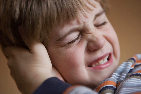 Nghe thì có vẻ đơn giản nhưng bạn hoàn toàn có thể sẽ bị điếc chỉ vì... xì mũi