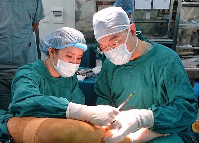 Mắc căn bệnh quái ác, cô gái 23 tuổi đau đớn vì phải cắt bỏ 1/2 lưỡi