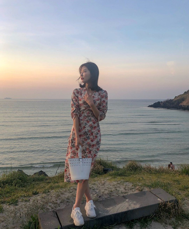 Cá là bạn không chỉ học được cách mix đồ mà còn tiện học được cả cách pose dáng ảo diệu từ street style Châu Á