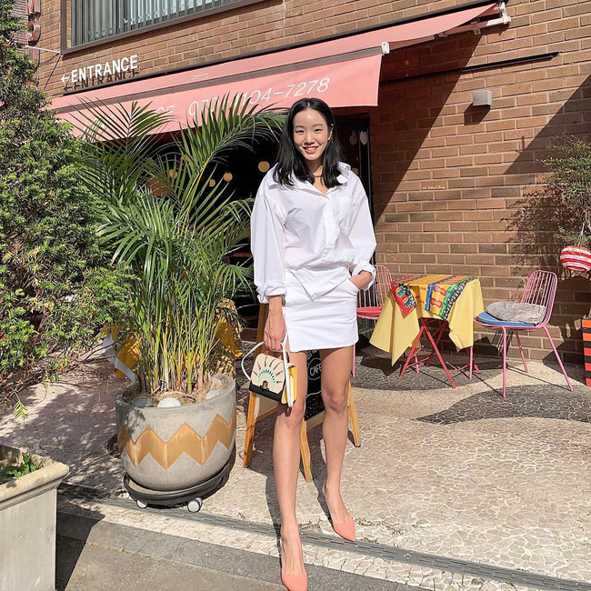 Cá là bạn không chỉ học được cách mix đồ mà còn tiện học được cả cách pose dáng ảo diệu từ street style Châu Á