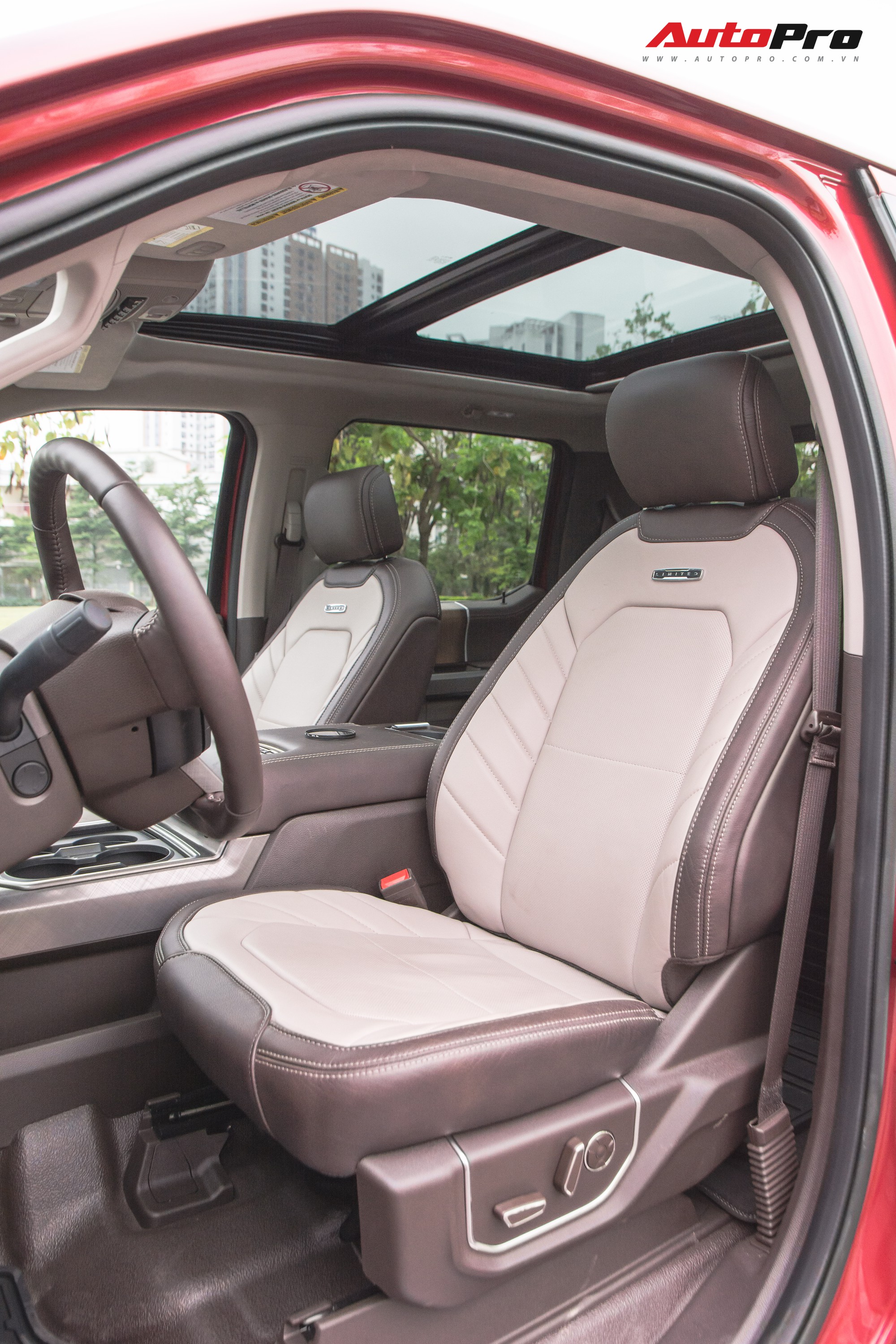 Cận cảnh Ford F-450 Limited Heavy Duty đầu tiên Việt Nam - Ông trùm của làng bán tải có giá hơn 6 tỷ đồng