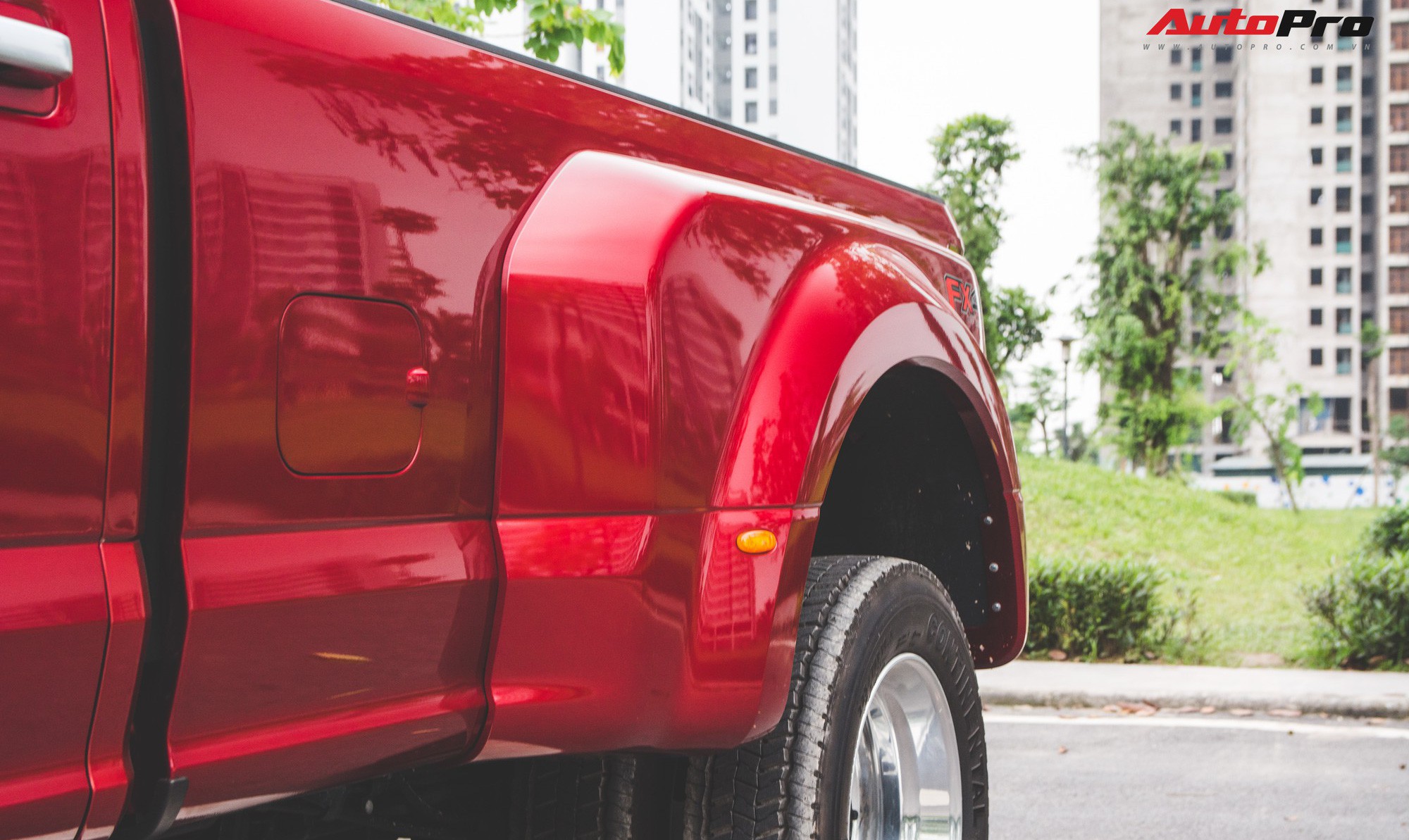 Cận cảnh Ford F-450 Limited Heavy Duty đầu tiên Việt Nam - Ông trùm của làng bán tải có giá hơn 6 tỷ đồng Cận cảnh Ford F-450 Limited Heavy Duty đầu tiên Việt Nam - Ông trùm của làng bán tải có giá hơn 6 tỷ đồng