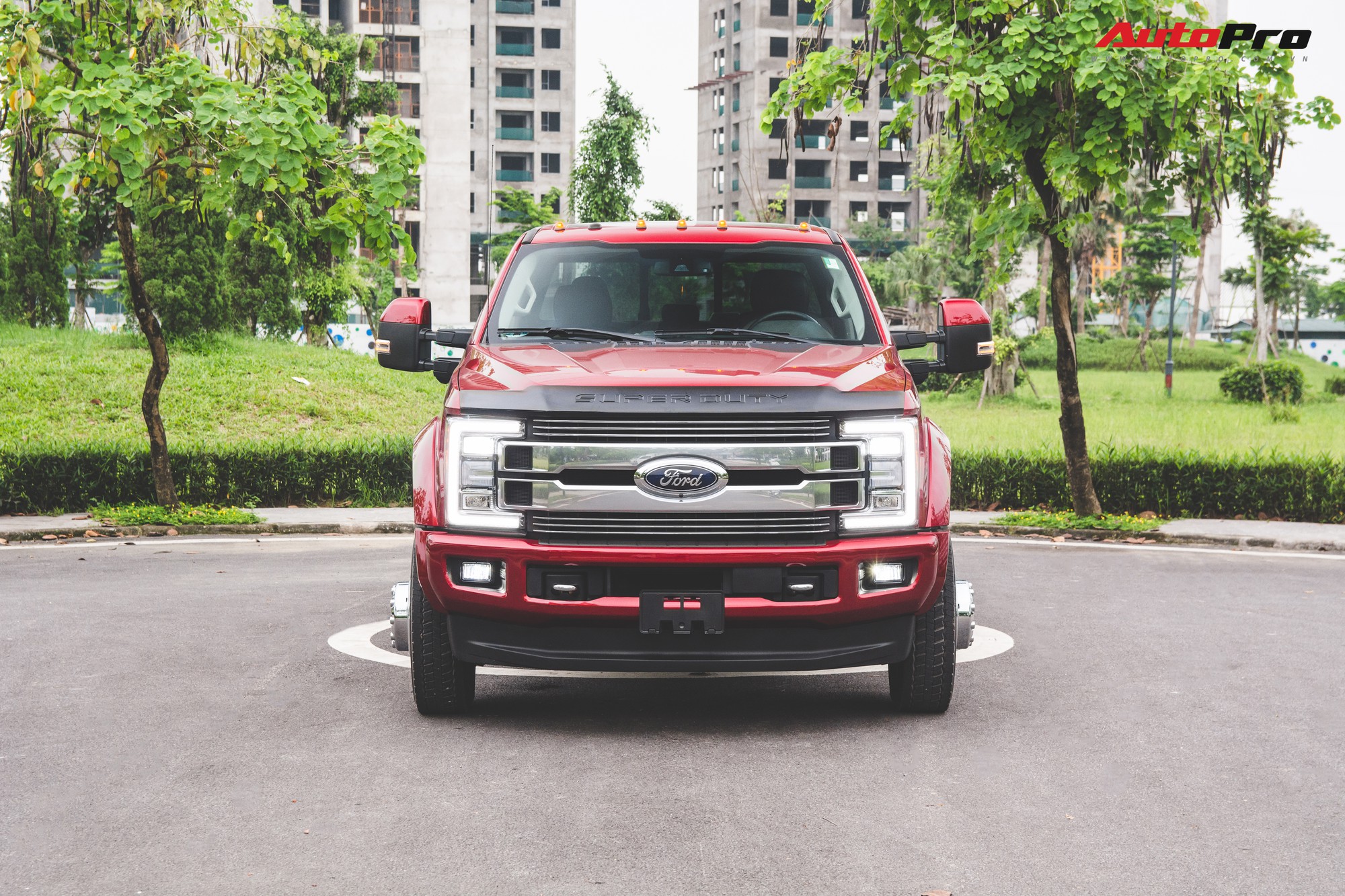 Cận cảnh Ford F-450 Limited Heavy Duty đầu tiên Việt Nam - Ông trùm của làng bán tải có giá hơn 6 tỷ đồng Cận cảnh Ford F-450 Limited Heavy Duty đầu tiên Việt Nam - Ông trùm của làng bán tải có giá hơn 6 tỷ đồng