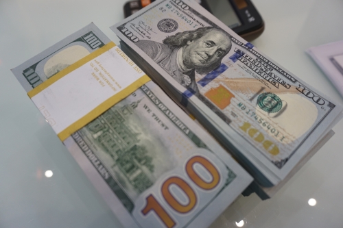 Tại sao tỷ giá ngân hàng cao hơn thị trường tự do?