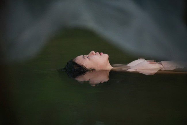 Nữ diễn viên đang gây chú ý vì 13 tuổi đã đóng cảnh nóng là ai?