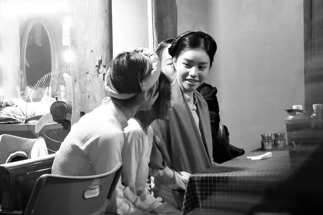 Nữ diễn viên đang gây chú ý vì 13 tuổi đã đóng cảnh nóng là ai?