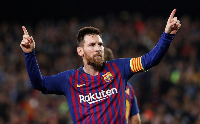 Bị hỏi tội sau trận thua Liverpool, Messi tức giận định tay bo với CĐV Barca