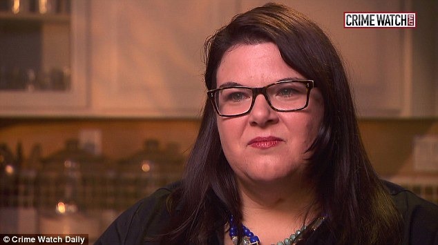 Tuổi thơ bi đát và hành trình tìm bình yên của con gái kẻ sát nhân hàng loạt: Từng muốn tự tử vì sợ trở thành quái vật giống bố