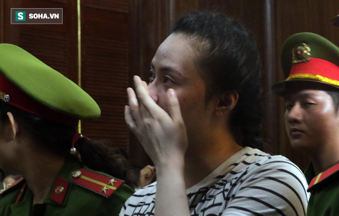 Khoảnh khắc ông trùm nở nụ cười mãn nguyện khi người tình Ngọc Miu thoát án tử hình